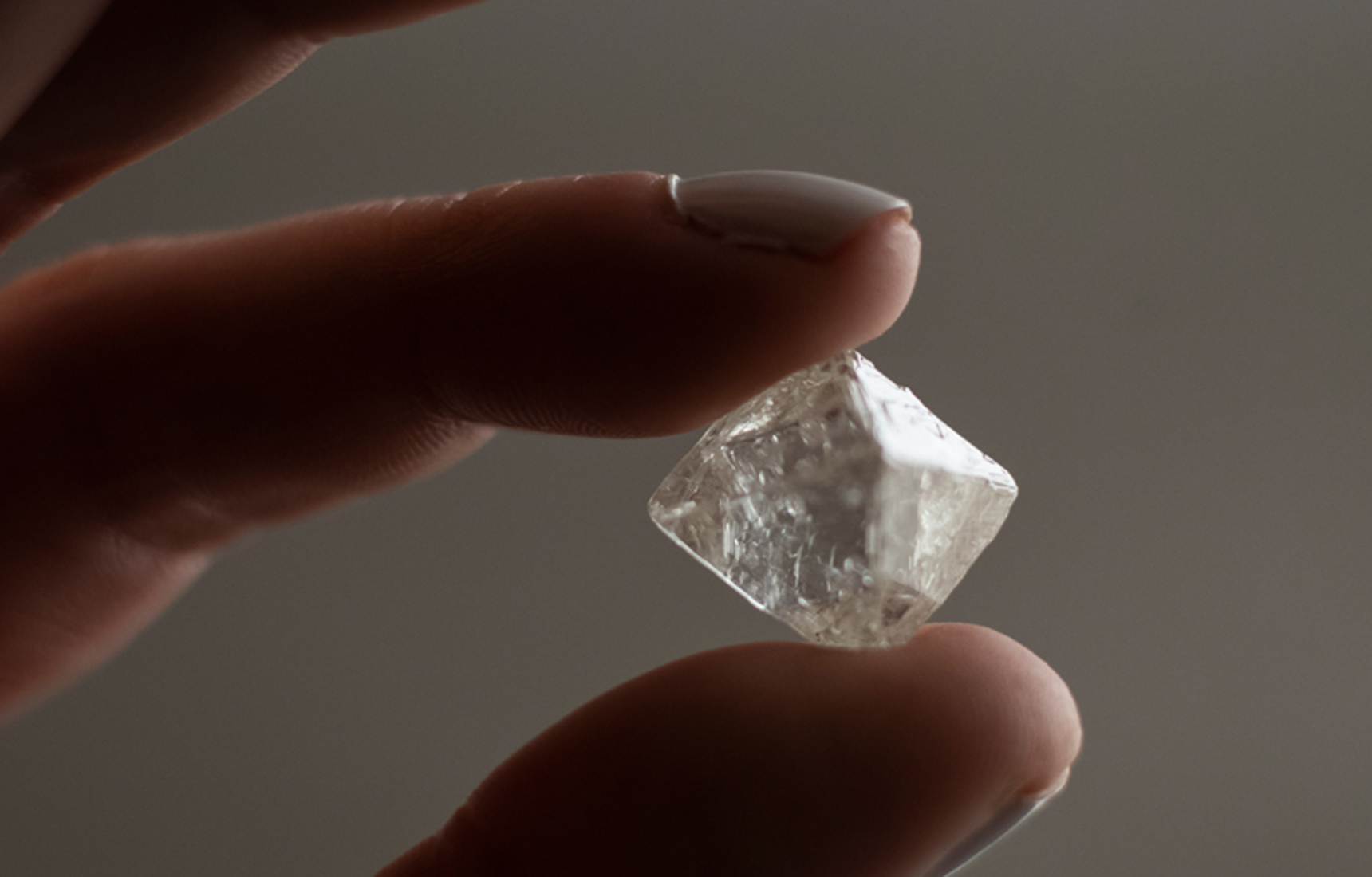 Natural diamond downturn causes sales slump for De Beers